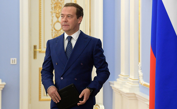 Медведев объявил о повышении НДС в России