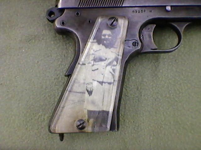 Transparent overlays for pistol grips with photos of family and loved ones, World War II - Story, Weapon, The Second World War, Pistols, The photo, Family, USA, Longpost