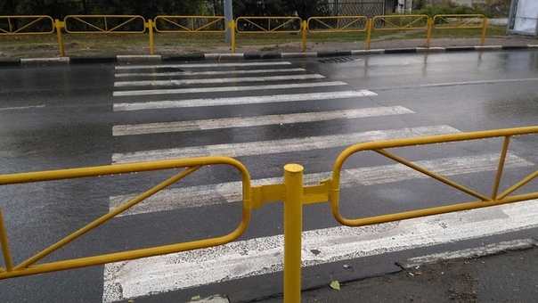 Residents of Saratov complain about the inaccessibility of pedestrian crossings - Saratov, Crosswalk, And so it will do, Block, Longpost