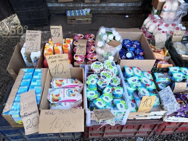 Pensioners in Krasnoyarsk line up for expired products - Retirees, Delay, Market, Pension, A life, Survival, Longpost