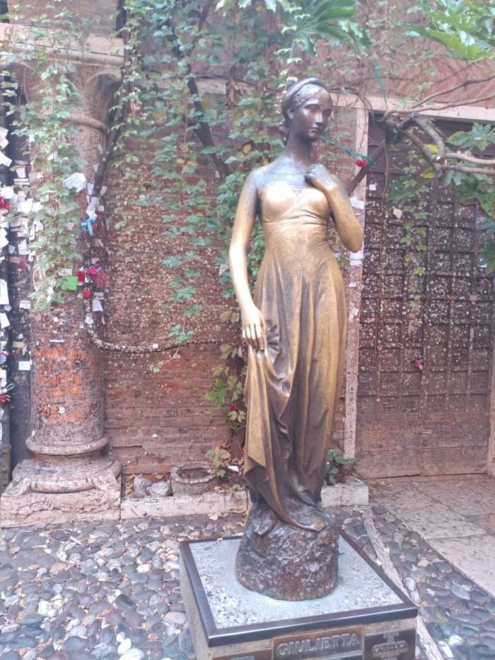 There is no sadder story in the world :( - My, William Shakespeare, Romeo and Juliet, Verona