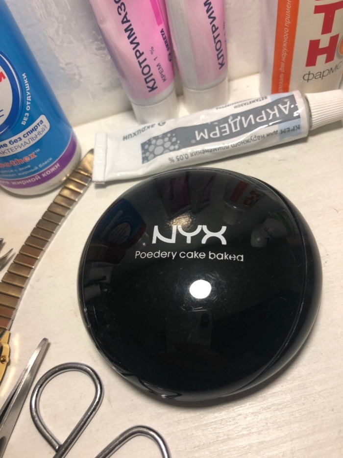 I noticed a powder with a cool name in my girlfriend) - My, Powder, Cosmetics, Logo, Design