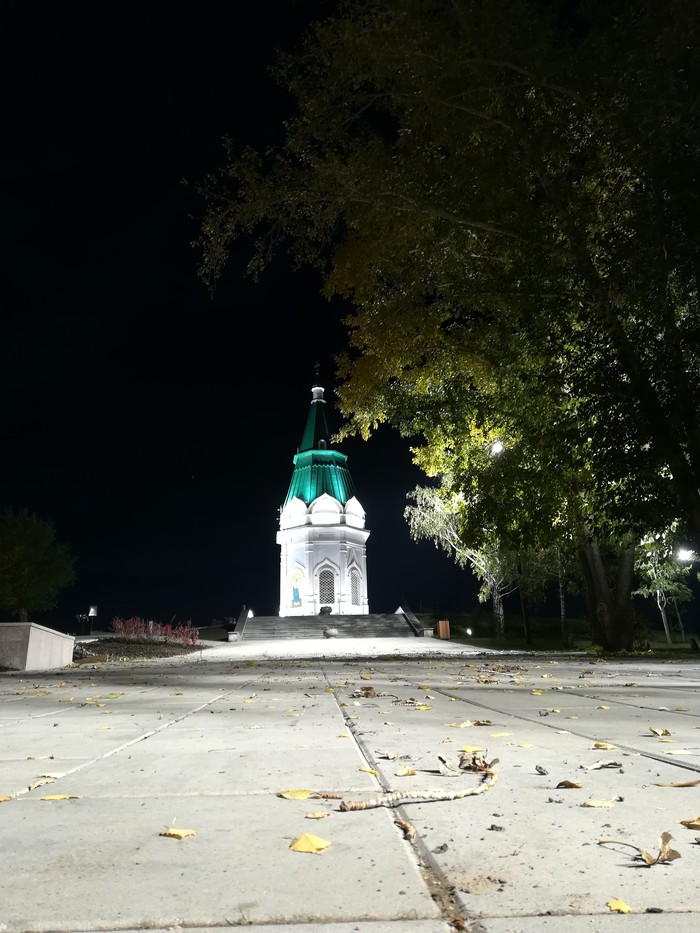 Часовня Параскевы Пятницы и вид с покровской горы на г. Красноярск. - Моё, Красноярск, Часовня Параскевы пятницы, Ночь, Длиннопост