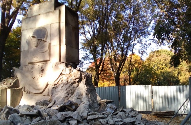 In Warsaw, a memorial was destroyed at the site of the death of 26 Soviet soldiers - Society, Story, the USSR, The Second World War, Poland, Russophobia, Eadaily, Everlasting memory