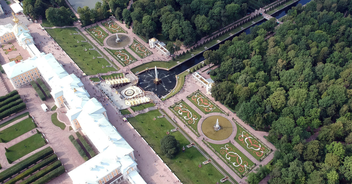 Лента гипермаркет петергоф. Акции 25 января пермь. Магазин перекресток петергоф. Магазин перекресток старый петергоф. Перекресток орел.