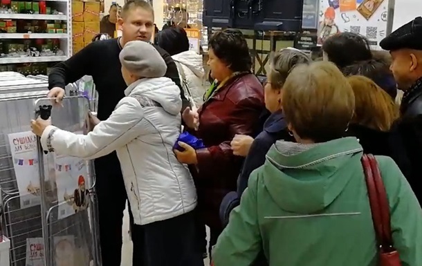 Visitors to the store staged a stampede for dryers for the promotion - Savages, Распродажа, Russian mentality, Russian culture, Mentality, The culture