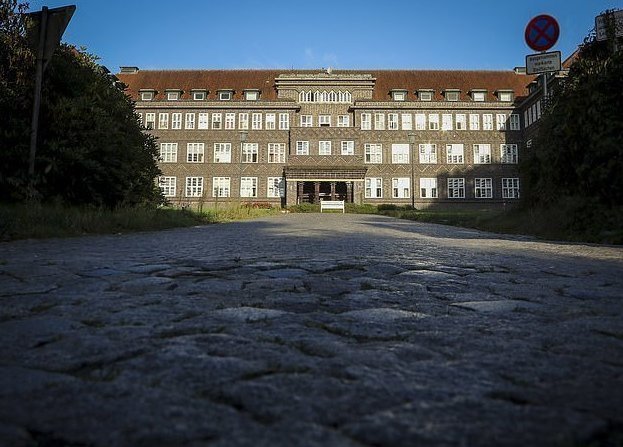 Медбрат убил больше 100 пациентов ради развлечения - Длиннопост, Фотография, Медбрат, Убийство, Пациенты, Суд, Германия, Негатив