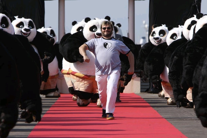 Jack Black at the head of a group of pandas - Panda, Jack Black, Funny