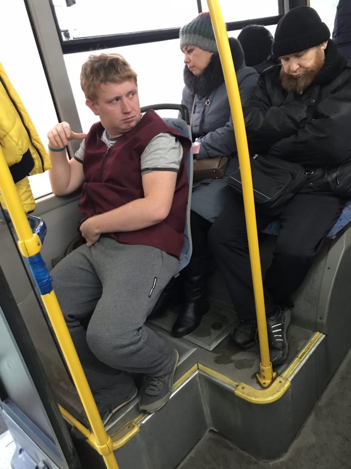 Эд Ширан работает кондуктором в автобусе