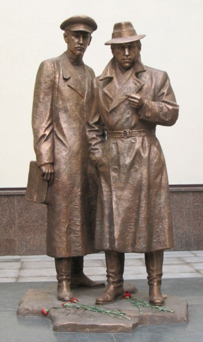 Monument to Zheglov and Sharapov in Kyiv - Meeting place can not be Changed, Kiev, Monument, Movie heroes, Interesting, From the network, Longpost