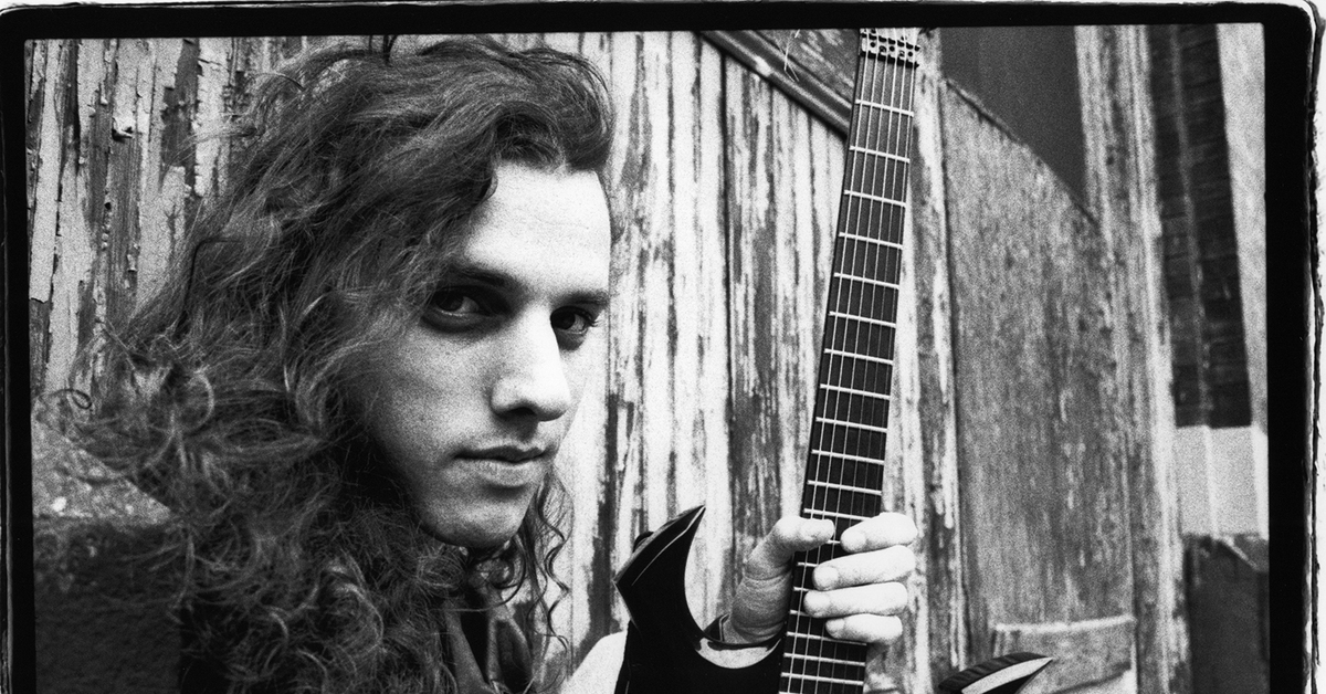 Chuck schuldiner. Чак Шульдинер американский музыкант. Чак Шульдинер с гитарой. Дмитрий Шульдинер. Чак Шульдинер с Кинг Даймонд.