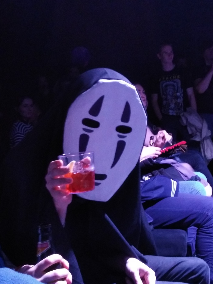 Когда девочка взяла таблички