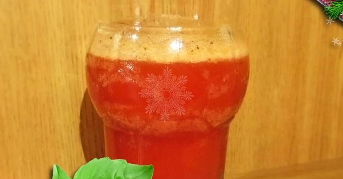 Почему пьют томатный сок. Коктейль красный глаз. Коктейль с томатным соком. Красный коктейль. Пиво с томатным соком.