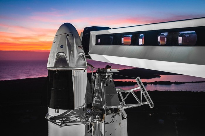 SpaceX  Boeing    Dragon 2  Starliner , SpaceX, Boeing, , Dragon 2, Starliner, , 