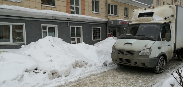 Парковка по-казански. - Моё, ДПС, ГИБДД, Автохам, Казань, Парковка, Неправильная парковка