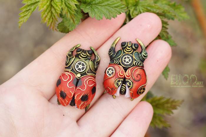 Brooches Ladybugs. Polymer clay, acrylic, varnish, gear. The size of one lady is 3.4 cm. - My, ladybug, Polymer clay, Acrylic, Pendant, Brooch, Handmade