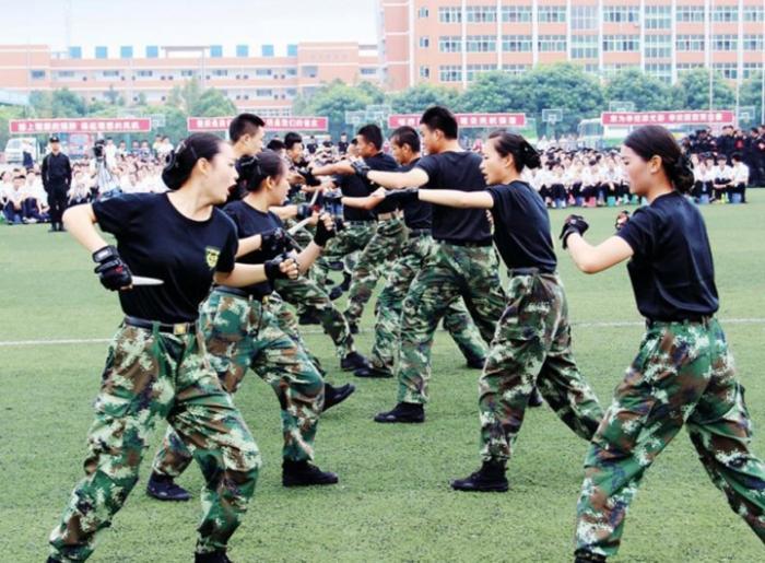 The harsh training of Chinese flight attendants - Airlines, China, Stewardess, Longpost