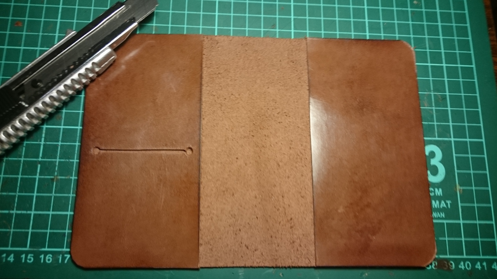 Кожаная обложка на паспорт своими руками 1я часть. DIY leather passport cover. 1st