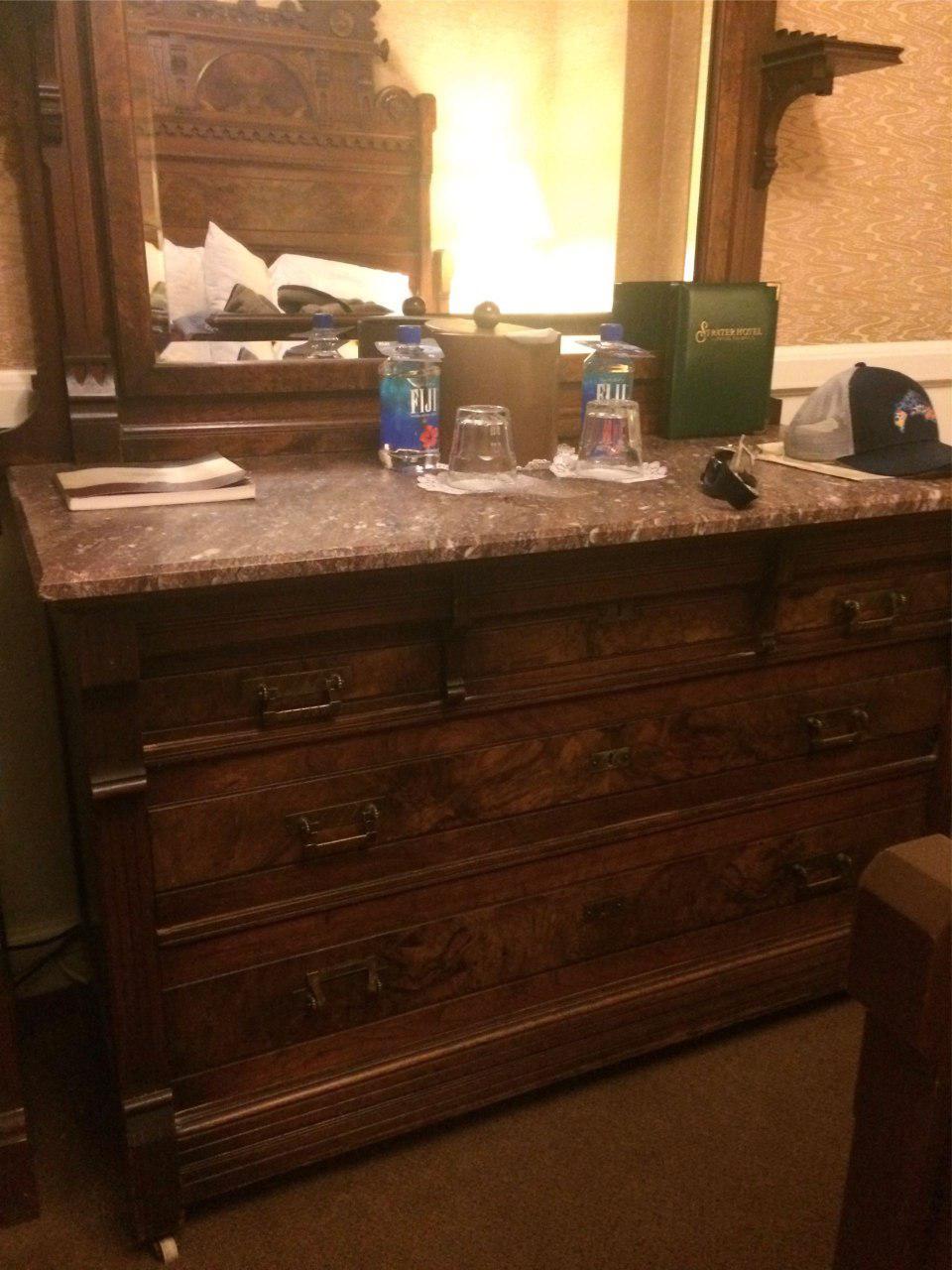 Treasure in the hotel room - Treasure, Hotel, Dresser, Secret, Travels, USA, Interesting, Longpost