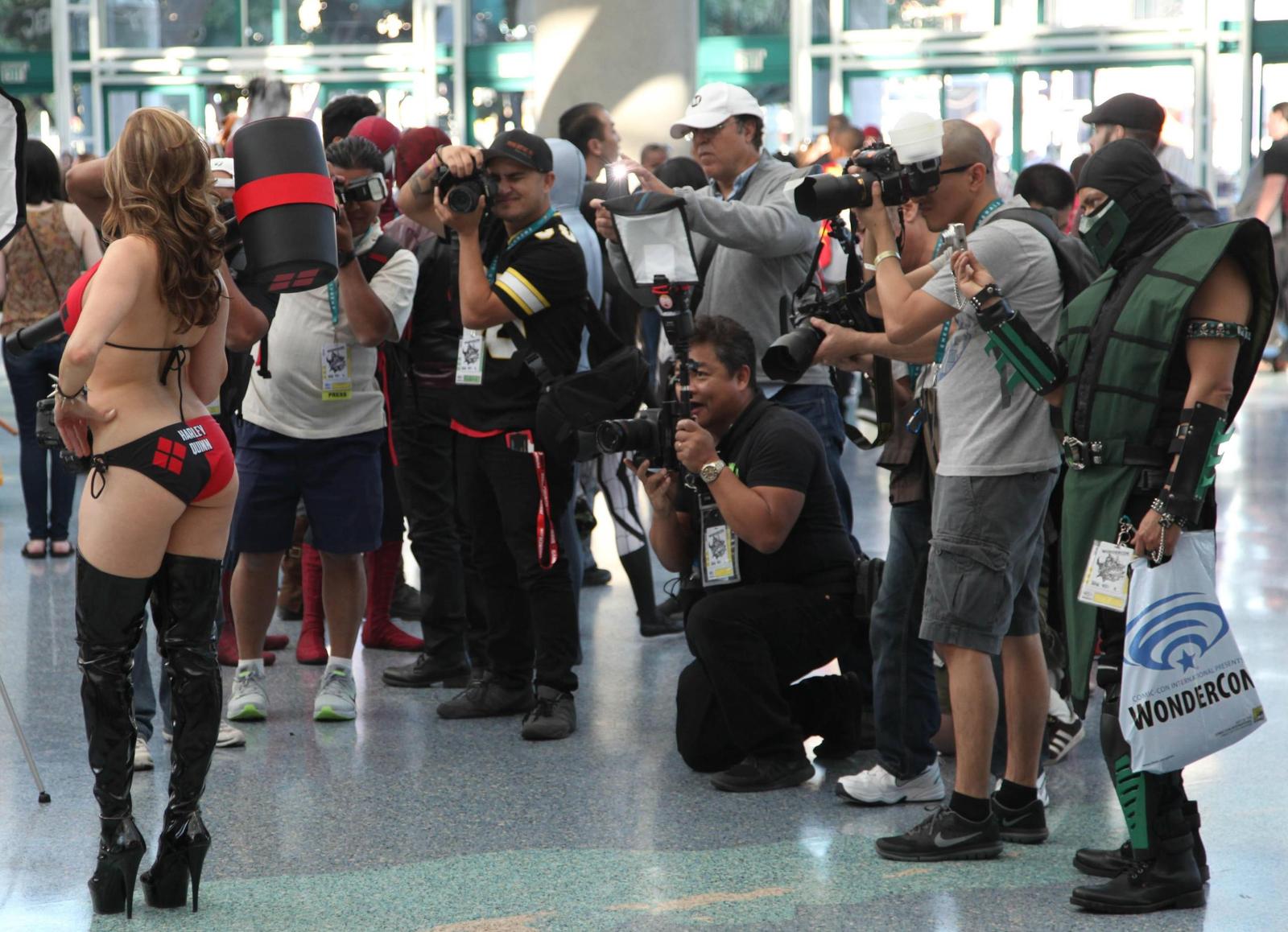 All photographers are the same - NSFW, Photo, Comic-con, Photographer