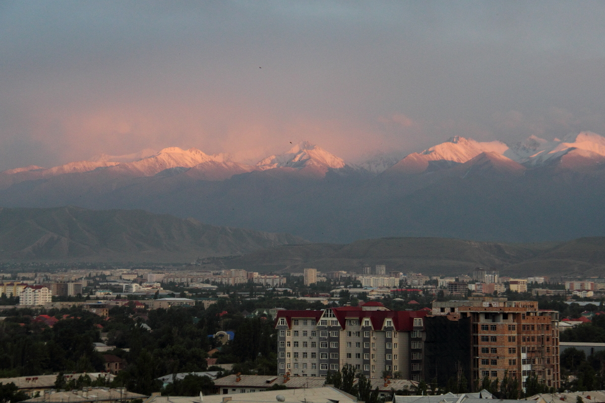 Bishkek - Kyrgyzstan, The mountains, Town, middle Asia, Monument to Panfilov, Longpost