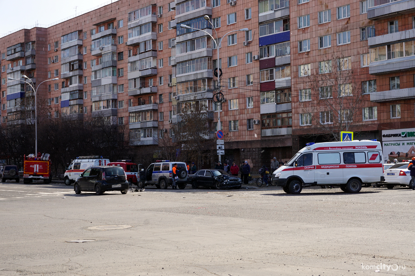 Жесткая авария в Комсомольске на Амуре. Последствия ухода от погони. |  Пикабу