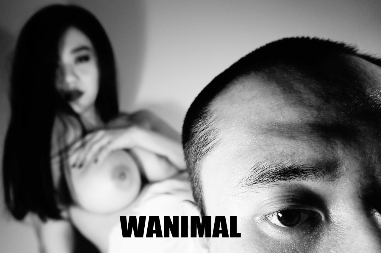 Как сфотографировать кусок своего лба на фоне девушки. - NSFW, Wanimal Lofter, Девушки, Сиськи, Клубничка, Фото, Длиннопост