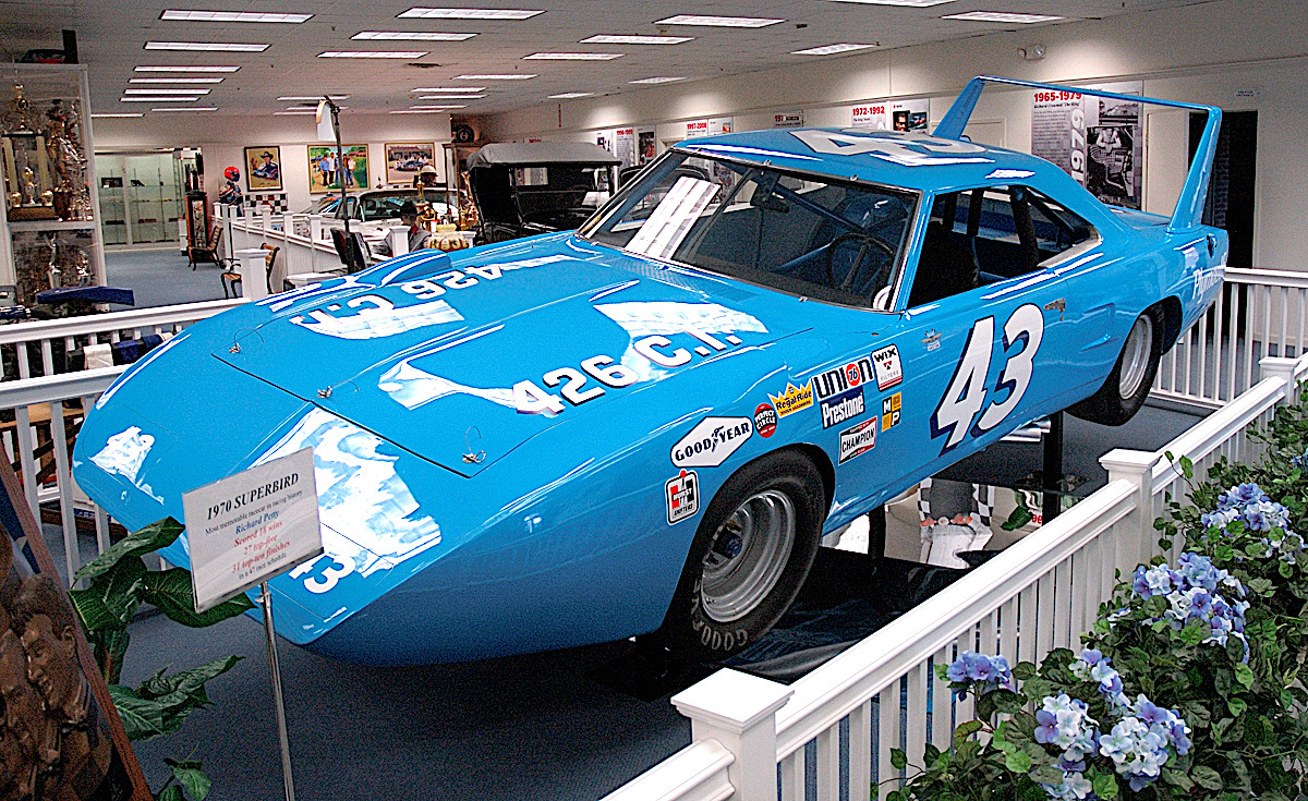 Боевые машины Dodge Daytona и Plymouth Superbird | Пикабу