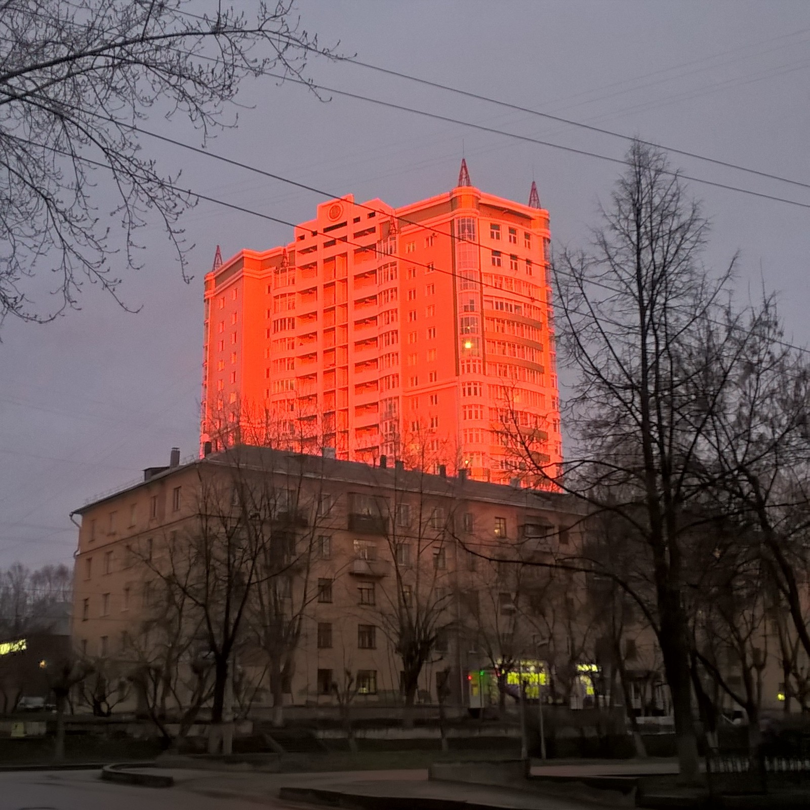 Поставь здание. Здесь нельзя строить. Здесь нельзя строить Милорд. Петр здесь нельзя строить. Здания которые нельзя построить.