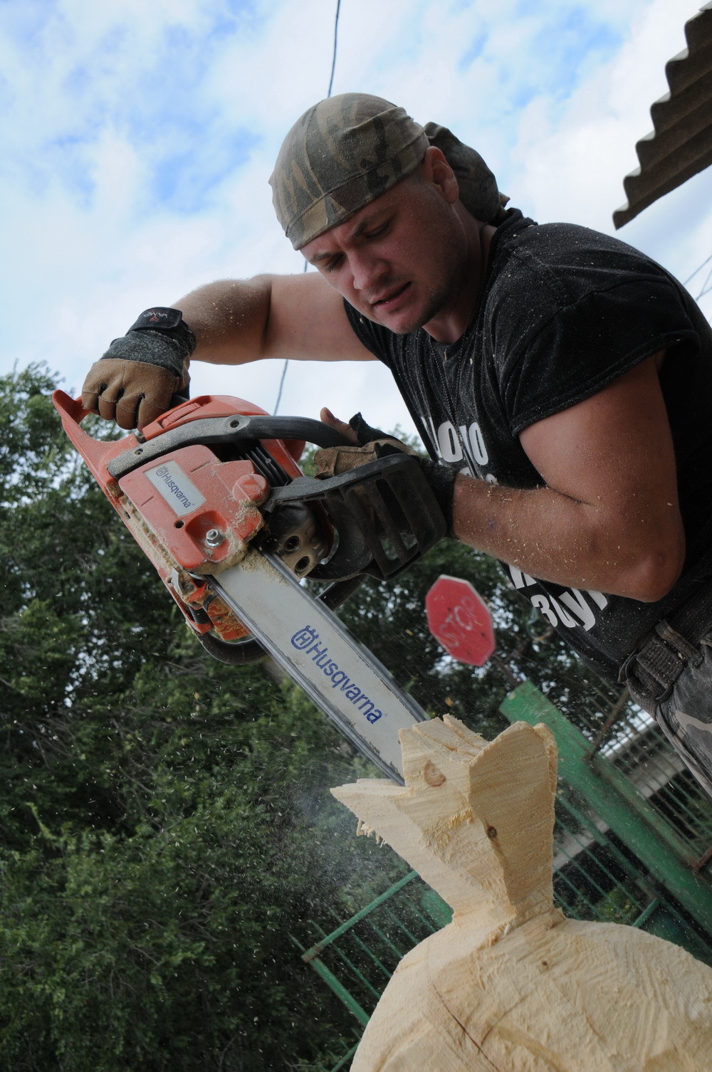 When a chainsaw brings a tree to life... - NSFW, My, Alexander Ivchenko, Chainsaw sculpture, Chainsaw, Video, Longpost