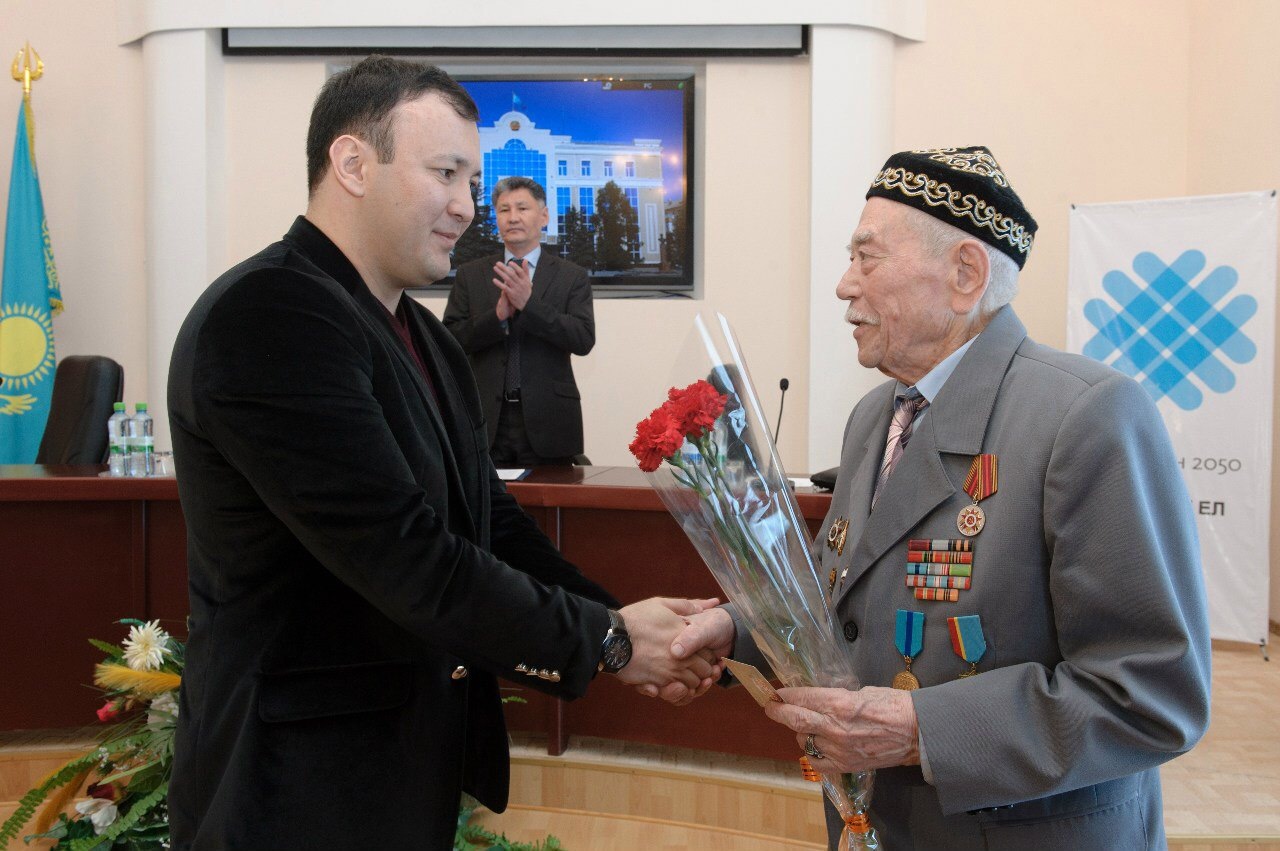 War veterans in Kazakhstan were given free taxi rides - Taxi veterans, Kazakhstan, May 9, The Great Patriotic War, Veterans, May 9 - Victory Day