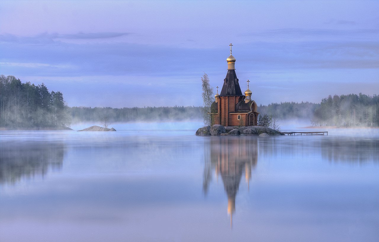 Картина часовня на берегу моря