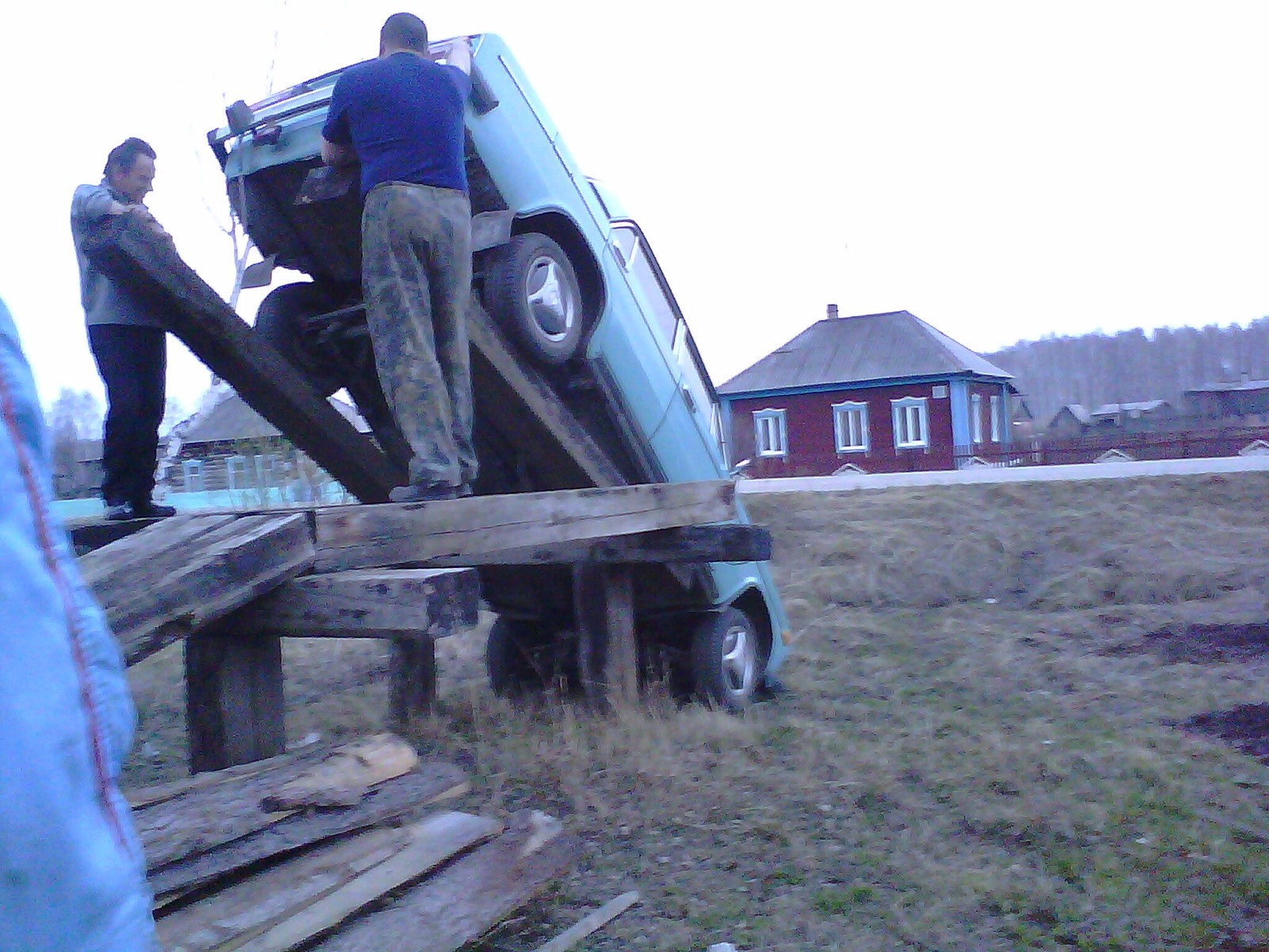 Neighbors fell off the overpass - My, Neighbours, Trestle, The fall