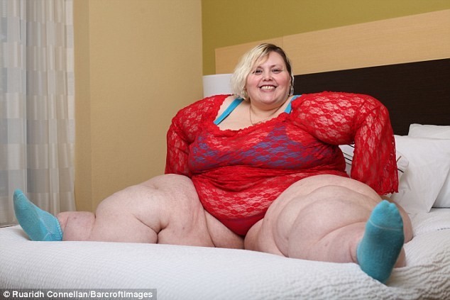 220-kilogram American earns erotic online broadcasts - NSFW, Strawberry, Fullness, America, Longpost