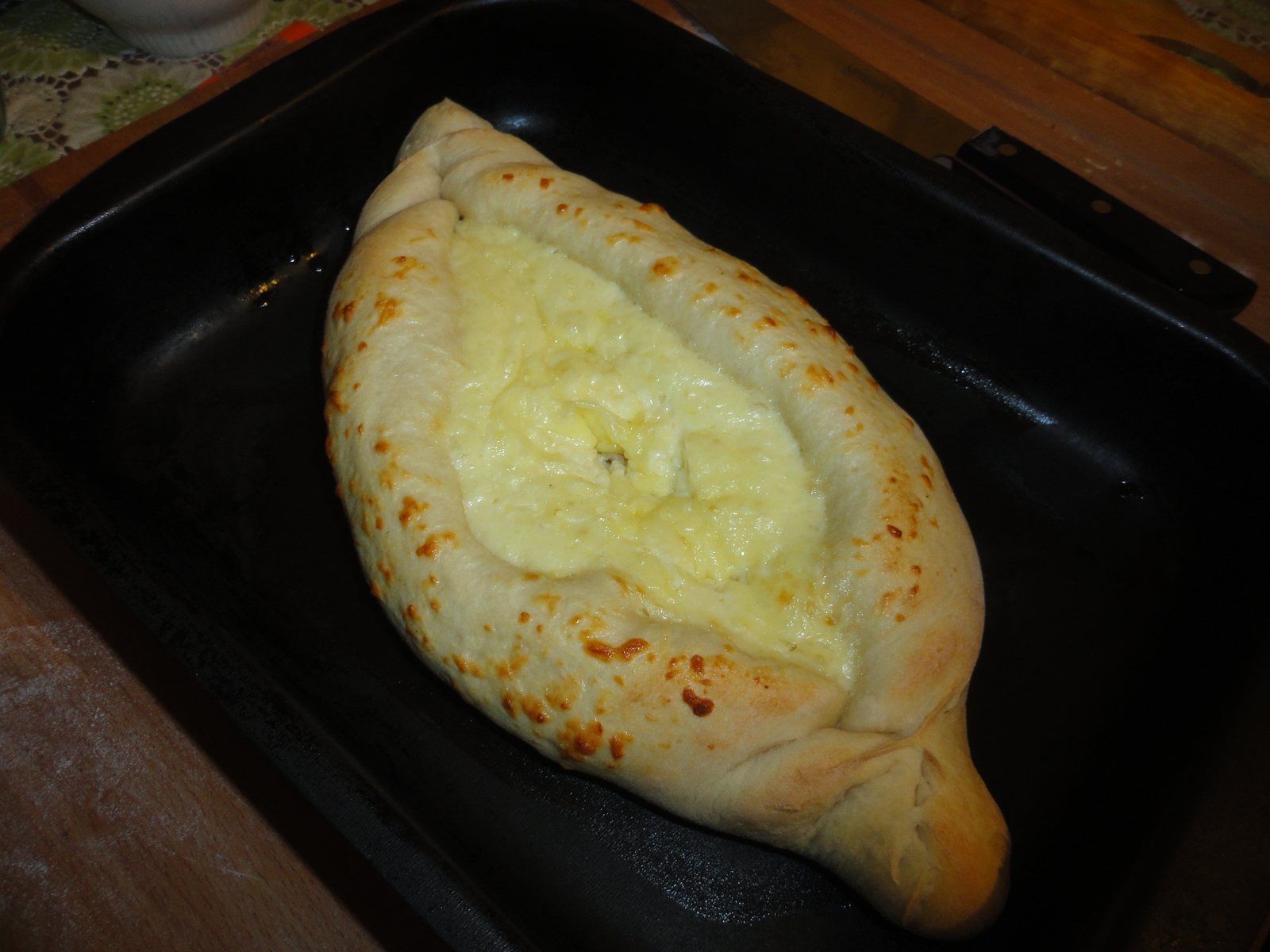 Хачапури по аджарски из слоеного теста с сыром рецепт с фото в духовке