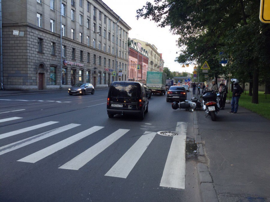 Пьяный водитель на ведомственном авто сбил мотоциклиста и попытался скрыться - Санкт-Петербург, Мото, Авто, ДТП, Пьяные, Дураки и дороги, Видео, Длиннопост