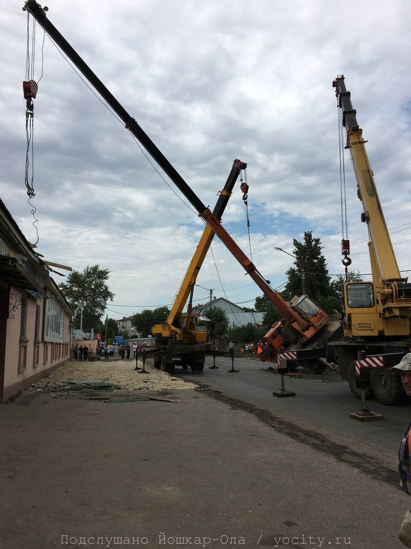 Crane fall - Tap, The fall, Yoshkar-Ola, Crooked hands, Truck crane, Not mine, Video