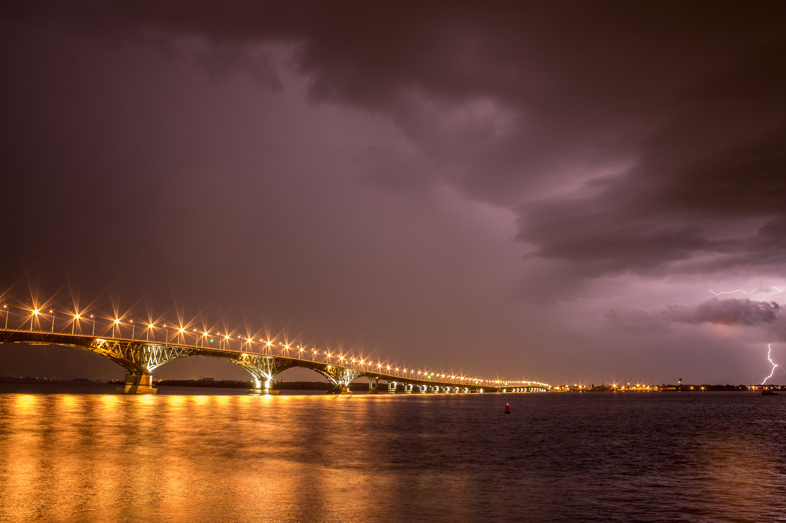 The storm is coming - My, Photo, Landscape, Thunderstorm, Bridge, Saratov, Lightning