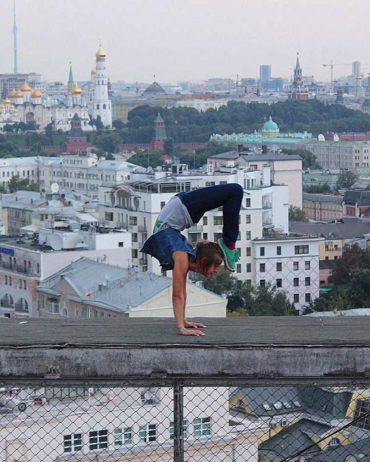 Angelina Nikolaou is a Russian girl who takes very risky pictures around the world. - Events, Society, People, Madness, Extreme, Extreme, Girls, Instagram, Longpost