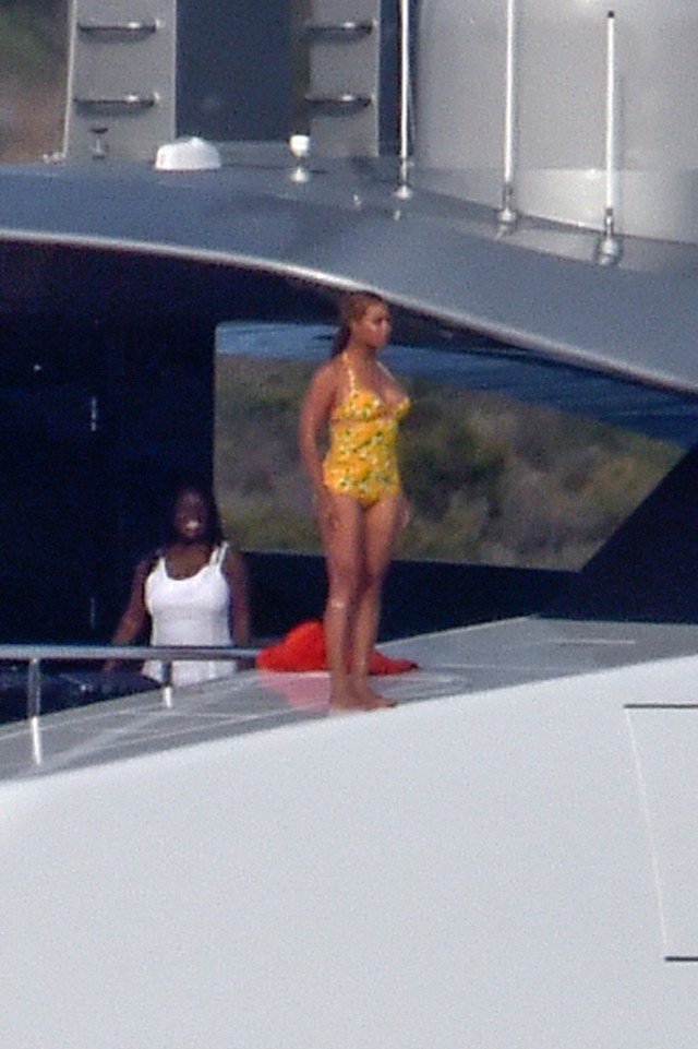 Beyonce's dangerous jump - Events, Show Business, Beyonce, Danger, Diving, Tmz, Longpost