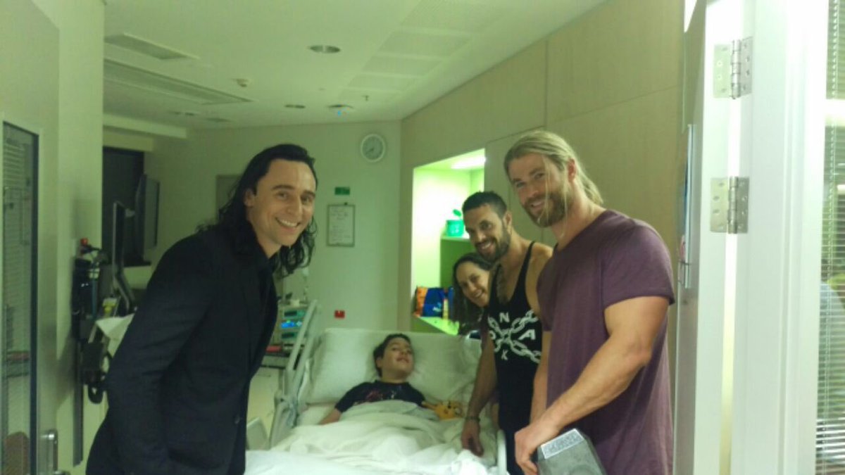 The actors came to support the children. - Chris Hemsworth, Tom Hiddleston, Actors and actresses, Longpost