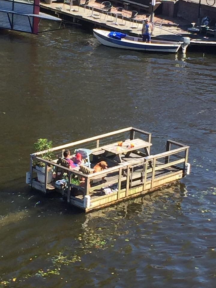 On a small raft. - Photo, Floating craft, , Yacht