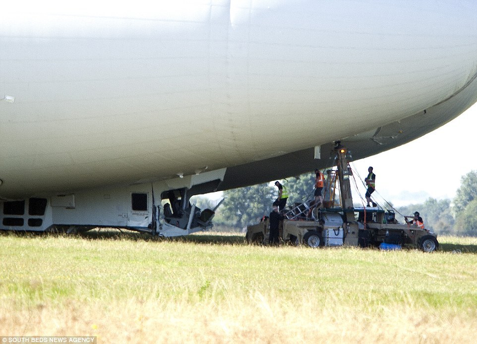 Самое большое воздушное судно в мире разбилось в Англии - Новости, Airlander, Крушение, Длиннопост