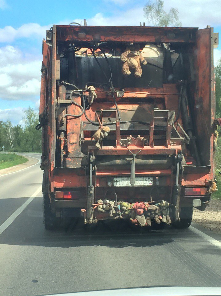 Severe Kaluga garbage truck - Town, Not mine