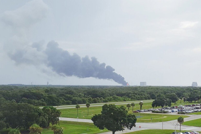 Falcon 9 rocket explodes at launch complex in Florida - Events, Incident, Space, Falcon, Spacex, Florida, Rocket science, Mail ru, Longpost