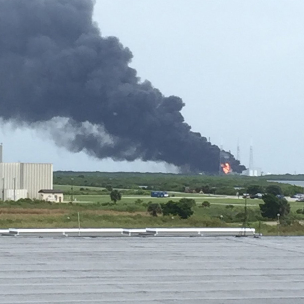 Falcon 9 rocket explodes at launch complex in Florida - Events, Incident, Space, Falcon, Spacex, Florida, Rocket science, Mail ru, Longpost