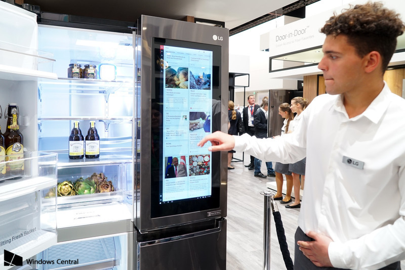 LG introduced a refrigerator with Windows 10 on board. - Windows, Refrigerator, Lg, 