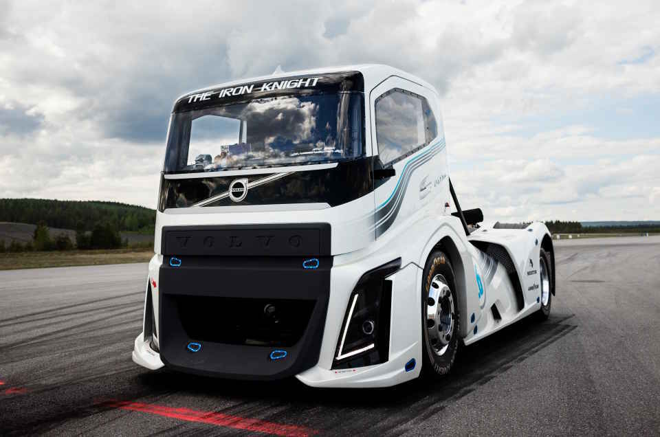 The fastest tractor in the world - Volvo, Speed, Record