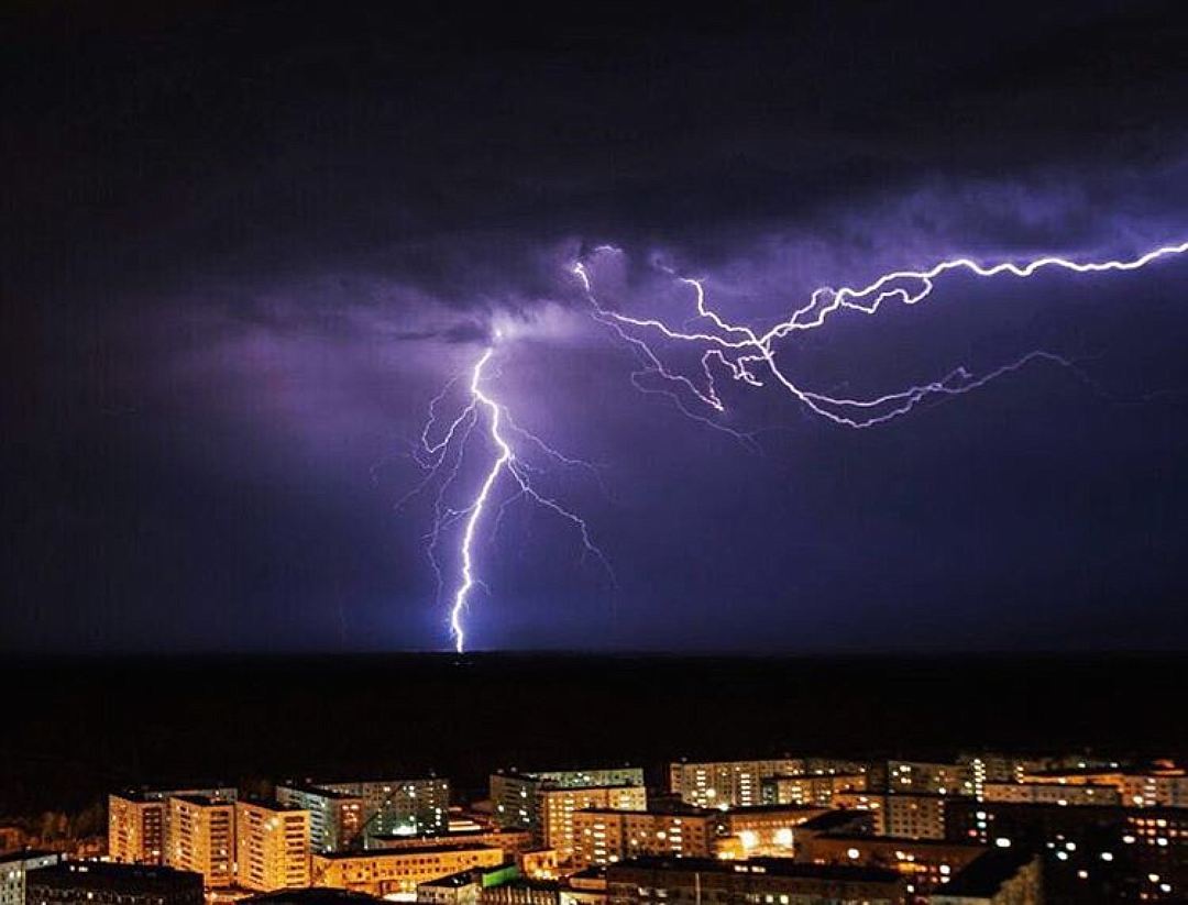 Residents of Norilsk observed a stunning phenomenon - lightning and northern lights at the same time - Norilsk, Polar Lights, Lightning