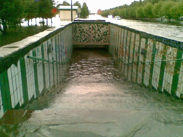 Little flood... - My, Потоп, Naberezhnye Chelny, Shower, Subway, Longpost